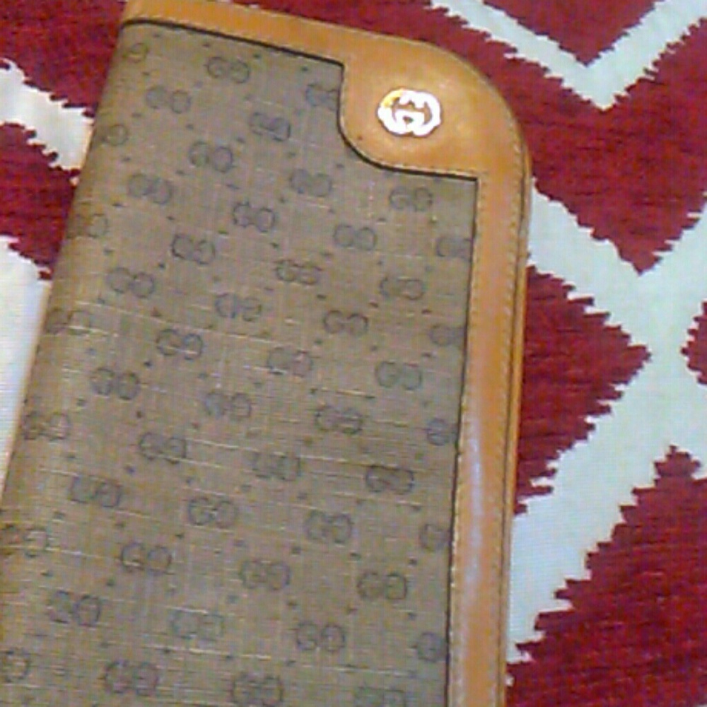 Gucci sunglass case